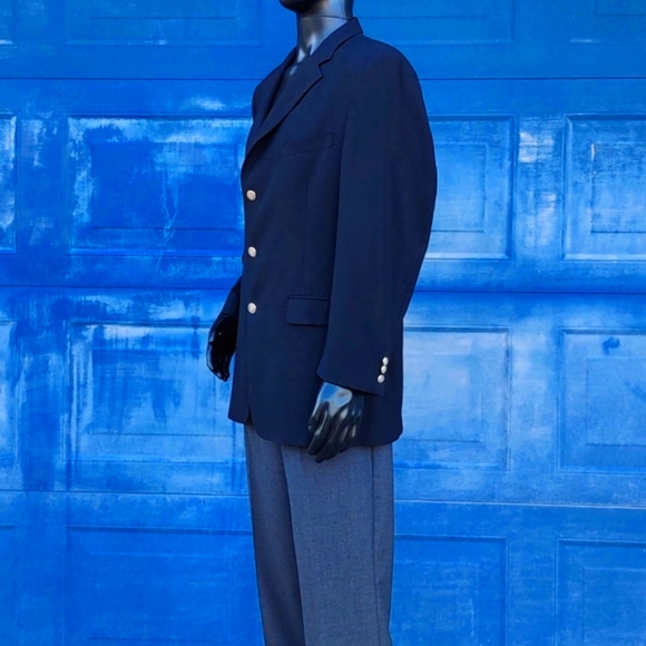 Burberry Iconic Men's (3) Button Ultra-Luxury Classic Blazer - Picture 3 of 17